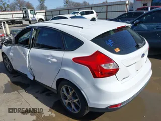 2013 Ford Focus SE with VIN 1FADP3K29DL157601, listed as a IAAI auction lot 41710924 with 177,729 mi miles. Bid and sale history available at carsss.com. Image 3.