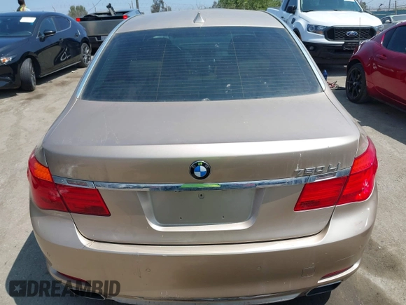 2009 BMW 7 Series 750Li z VIN WBAKB83539CY58774, wystawiony jako IAAI lot #42359891 z przebiegiem 102 561 mil mil oraz . Historia ofert i sprzedaży dostępna na DreamBid. Obrazek 6.