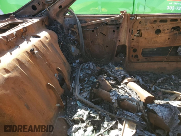 1984 Mercedes-Benz 500 z VIN WDBCA44A5EA079878, wystawiony jako Copart lot #49240915 z przebiegiem Nie podano mil oraz Nie do naprawy • Non repairable. Historia ofert i sprzedaży dostępna na DreamBid. Obrazek 10.