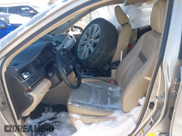 2014 Toyota Camry SE with VIN 4T1BK1FK6EU026342, listed as a IAAI auction lot 41246628 with 142,586 mi miles. Bid and sale history available at carsss.com. Image 5.