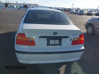 2005 BMW 3 Series 325i with VIN WBAAZ33495KW75624, listed as a IAAI auction lot 41495796 with 92,832 mi miles and . Bid and sale history available at DreamBid. Image 6.