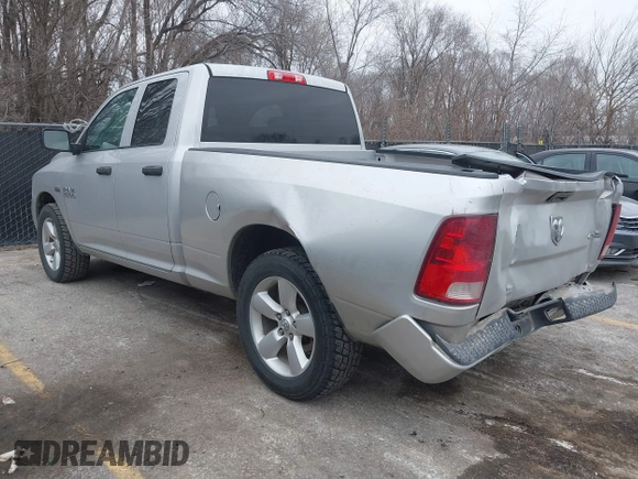 2015 Ram 1500 Express z VIN 1C6RR7FT8FS617657, wystawiony jako IAAI lot #41548188 z przebiegiem 144 050 mil mil oraz . Historia ofert i sprzedaży dostępna na DreamBid. Obrazek 3.