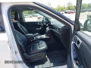 2021 Ford Explorer XLT z VIN 1FMSK8DH5MGA54632, wystawiony jako IAAI lot #42229993 z przebiegiem 34 304 mil mil oraz . Historia ofert i sprzedaży dostępna na DreamBid. Obrazek 5.