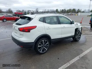 2017 Nissan Rogue Sport SL with VIN JN1BJ1CR8HW107542, listed as a IAAI auction lot 41820930 with 44,219 mi miles. Bid and sale history available at carsss.com. Image 4.