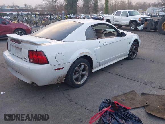 2001 Ford Mustang GT Deluxe with VIN 1FAFP42XX1F112123, listed as a IAAI auction lot 41343901 with 229,729 mi miles. Bid and sale history available at carsss.com. Image 4.