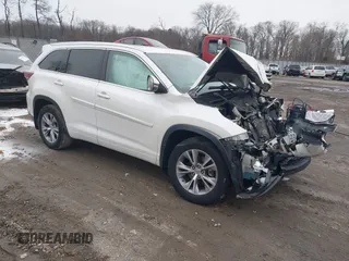2014 Toyota Highlander XLE z VIN 5TDJKRFH9ES051193, wystawiony jako IAAI lot #41558633 z przebiegiem Nie podano mil oraz . Historia ofert i sprzedaży dostępna na DreamBid. Obrazek 1.