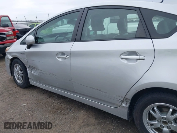 2010 Toyota Prius II with VIN JTDKN3DU2A0136687, listed as a IAAI auction lot 41927748 with 170,756 mi miles. Bid and sale history available at carsss.com. Image 18.