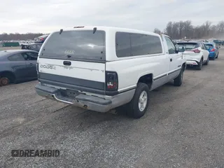 1996 Dodge 1500 z VIN 1B7HC16Y7TS692599, wystawiony jako IAAI lot #41897126 z przebiegiem 113 562 mil mil oraz . Historia ofert i sprzedaży dostępna na DreamBid. Obrazek 4.