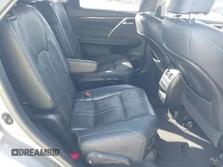 2019 Lexus RX 350L Premium z VIN JTJGZKCA9K2013385, wystawiony jako IAAI lot #42072200 z przebiegiem Nie podano mil oraz . Historia ofert i sprzedaży dostępna na DreamBid. Obrazek 8.