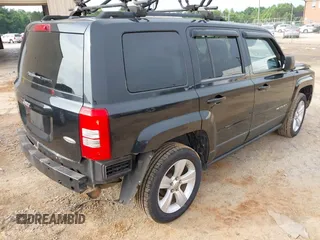 2011 Jeep Patriot Latitude z VIN 1J4NF1GB7BD164840, wystawiony jako IAAI lot #42355737 z przebiegiem 128 335 mil mil oraz . Historia ofert i sprzedaży dostępna na DreamBid. Obrazek 4.