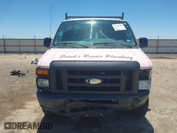 2014 Ford Econoline Cargo Commercial z VIN 1FTNE2EL2EDA81251, wystawiony jako IAAI lot #42326135 z przebiegiem 158 932 mil mil oraz . Historia ofert i sprzedaży dostępna na DreamBid. Obrazek 13.