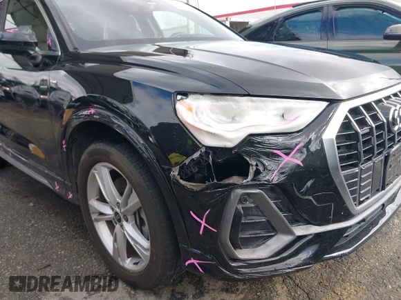 2022 Audi Q3 S line Premium z VIN WA1DECF32N1003662, wystawiony jako IAAI lot #41581740 z przebiegiem 29 980 mil mil oraz . Historia ofert i sprzedaży dostępna na DreamBid. Obrazek 6.