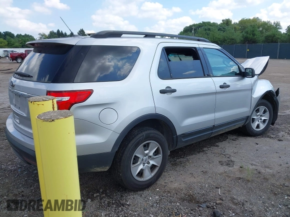 2014 Ford Explorer with VIN 1FM5K8B85EGB44879, listed as a IAAI auction lot 40226603 with 152,778 mi miles and . Bid and sale history available at carsss.com. Image 4.