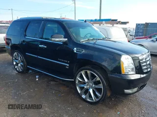 2007 Cadillac Escalade with VIN 1GYFK63857R153210, listed as a IAAI auction lot 41704106 with 291,658 mi miles. Bid and sale history available at carsss.com. Image 1.