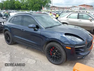 2018 Porsche Macan GTS z VIN WP1AG2A57JLB61921, wystawiony jako IAAI lot #42499777 z przebiegiem 71 877 mil mil oraz . Historia ofert i sprzedaży dostępna na DreamBid. Obrazek 1.