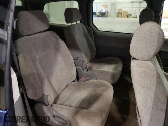 2005 Kia Sedona LX with VIN KNDUP132556681132, listed as a Copart auction lot 45687035 with 226,291 mi miles and Non Repairable. Bid and sale history available at carsss.com. Image 12.