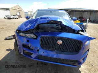 2018 Jaguar F-Pace 25t Premium with VIN SADCJ2FX4JA249783, listed as a Copart auction lot 53922445 with 72,245 mi miles and Salvage Title. Bid and sale history available at DreamBid. Image 5.