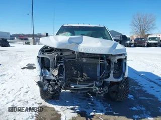 2021 Ford F-250 XL z VIN 1FT7W2B6XMEC73448, wystawiony jako IAAI lot #41631438 z przebiegiem 110 255 mil mil oraz . Historia ofert i sprzedaży dostępna na DreamBid. Obrazek 12.