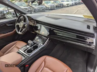 2021 Audi Q7 Premium Plus with VIN WA1LJAF7XMD041149, listed as a Copart auction lot 44650505 with 35,226 mi miles and Clean title. Bid and sale history available at DreamBid. Image 5.