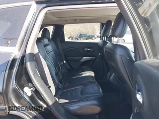 2017 Jeep Cherokee Overland с VIN 1C4PJMJS7HW545205, выставлен на аукционе IAAI как лот 42059054 с пробегом 158 088 миль миль и . История ставок и продаж доступна на DreamBid. Изображение 8.