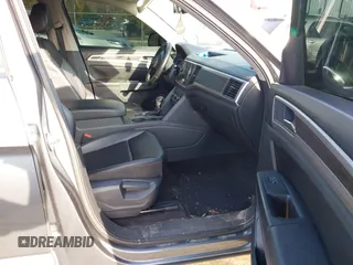 2018 Volkswagen Atlas SE с VIN 1V2DR2CA6JC524260, выставлен на аукционе IAAI как лот 41727063 с пробегом 134 314 миль миль и . История ставок и продаж доступна на DreamBid. Изображение 5.