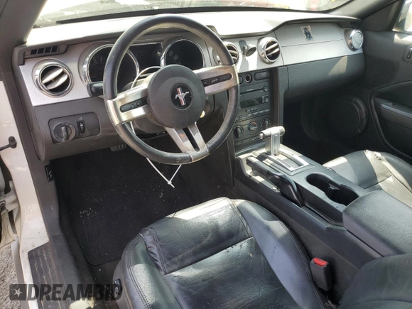 2005 Ford Mustang Deluxe with VIN 1ZVFT84NX55182674, listed as a Copart auction lot 54628895 with 113,265 mi miles and Clean Title. Bid and sale history available at carsss.com. Image 8.