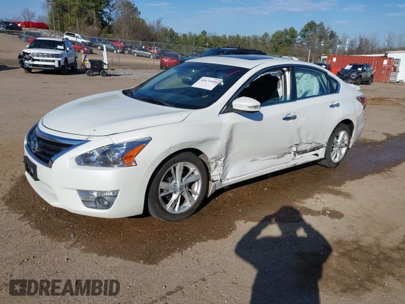2014 Nissan Altima 2.5 S with VIN 1N4AL3AP7EN222382, listed as a IAAI auction lot 41674109 with 84,721 mi miles. Bid and sale history available at carsss.com. Image 2.