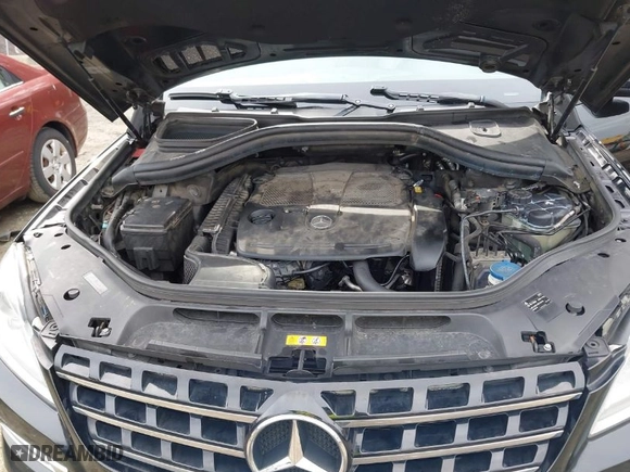 2013 Mercedes-Benz M-Class ML 350 with VIN 4JGDA5HB4DA205561, listed as a IAAI auction lot 42006746 with 267,346 mi miles. Bid and sale history available at carsss.com. Image 10.