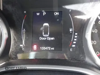 2020 Jeep Compass Sport с VIN 3C4NJCAB2LT121124, выставлен на аукционе IAAI как лот 40804581 с пробегом 133 472 миль миль и . История ставок и продаж доступна на DreamBid. Изображение 7.