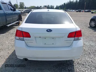 2014 Subaru Legacy Special Sports z VIN 4S3BMBH69E3036678, wystawiony jako IAAI lot #42077275 z przebiegiem 113 916 mil mil oraz . Historia ofert i sprzedaży dostępna na DreamBid. Obrazek 17.