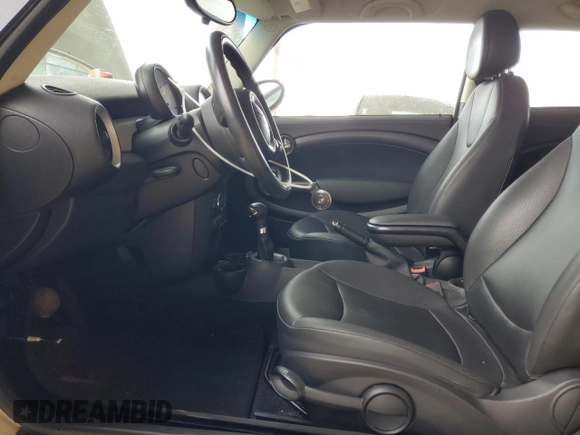 2013 MINI Hardtop with VIN WMWSU3C50DT684488, listed as a Copart auction lot 45773045 with 137,192 mi miles and Clean Title. Bid and sale history available at DreamBid. Image 7.