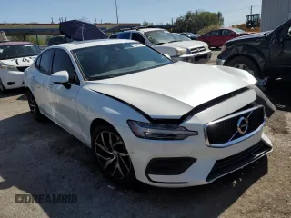 2020 Volvo S60 Momentum with VIN 7JR102FK2LG034687, listed as a Copart auction lot 59470314 with 56,012 mi miles and Salvage Title. Bid and sale history available at carsss.com. Image 4.