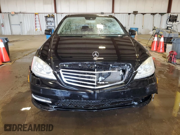 2012 Mercedes-Benz S 550 with VIN WDDNG9EB4CA472903, listed as a Copart auction lot 54872435 with 147,471 mi miles and Salvage Title. Bid and sale history available at DreamBid. Image 5.