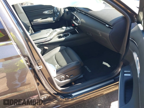 2025 Genesis GV70 2.5T z VIN KMUMADTB3SU178075, wystawiony jako IAAI lot #40492029 z przebiegiem 4 399 mil mil oraz . Historia ofert i sprzedaży dostępna na DreamBid. Obrazek 5.