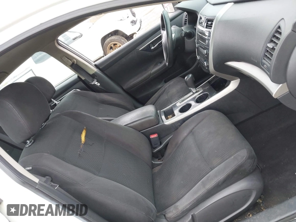 2014 Nissan Altima SV with VIN 1N4AL3AP7EC141832, listed as a IAAI auction lot 42019574 with 124,802 mi miles and . Bid and sale history available at carsss.com. Image 5.