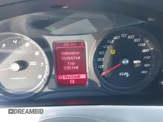 2009 Pontiac G8 with VIN 6G2ER57749L181327, listed as a IAAI auction lot 40772434 with 251,047 mi miles. Bid and sale history available at carsss.com. Image 7.