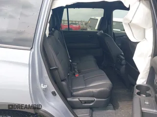 2025 Honda Passport TrailSport z VIN 5FNYF8H69SB012063, wystawiony jako IAAI lot #42060797 z przebiegiem 6078 mil mil oraz . Historia ofert i sprzedaży dostępna na DreamBid. Obrazek 8.