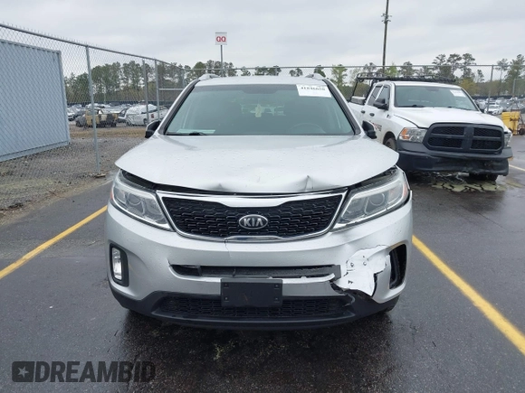 2015 Kia Sorento LX with VIN 5XYKTCA63FG610482, listed as a IAAI auction lot 41846658 with 120,529 mi miles. Bid and sale history available at carsss.com. Image 12.