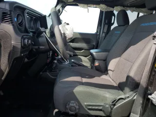 2024 Jeep Wrangler Rubicon z VIN 1C4RJXR6XRW291900, wystawiony jako Copart lot #61682885 z przebiegiem Nie podano mil oraz Szkoda całkowita • Salvage title. Historia ofert i sprzedaży dostępna na DreamBid. Obrazek 7.