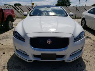 2016 Jaguar XJ R-Sport with VIN SAJWJ1CD2G8V92185, listed as a Copart auction lot 62926493 with 55,840 mi miles. Bid and sale history available at carsss.com. Image 5.