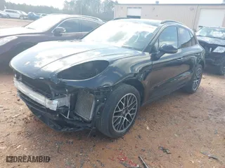 2017 Porsche Macan S with VIN WP1AB2A5XHLB16898, listed as a IAAI auction lot 41729651 with 91,327 mi miles. Bid and sale history available at carsss.com. Image 2.
