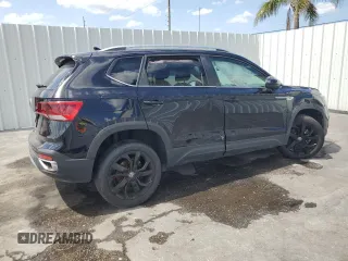 2024 Volkswagen Taos SE z VIN 3VVEX7B22RM129667, wystawiony jako Copart lot #55616565 z przebiegiem Nie podano mil oraz Nie do naprawy • Non repairable. Historia ofert i sprzedaży dostępna na DreamBid. Obrazek 3.