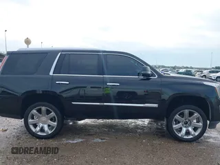 2017 Cadillac Escalade Luxury z VIN 1GYS4BKJ0HR271477, wystawiony jako IAAI lot #42278219 z przebiegiem Nie podano mil oraz . Historia ofert i sprzedaży dostępna na DreamBid. Obrazek 13.