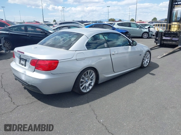 2012 BMW 3 Series 328i z VIN WBADW3C58CE823093, wystawiony jako IAAI lot #41830052 z przebiegiem 87 306 mil mil oraz . Historia ofert i sprzedaży dostępna na DreamBid. Obrazek 4.