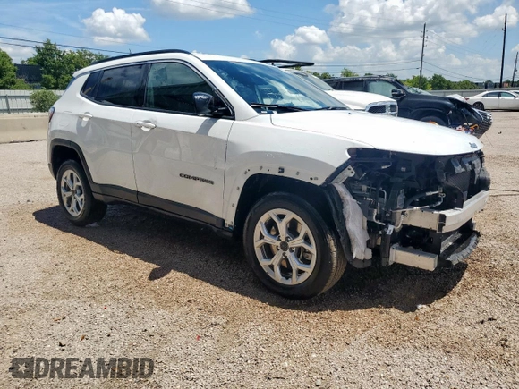 2025 Jeep Compass Latitude with VIN 3C4NJDBN5ST524494, listed as a Copart auction lot 65656135 with 17,791 mi miles and Clean title. Bid and sale history available at DreamBid. Image 4.
