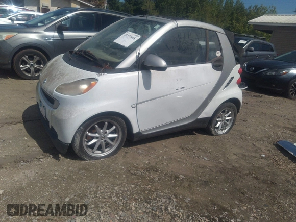 2009 Smart fortwo Passion with VIN WMEEK31X99K221919, listed as a IAAI auction lot 42173405 with Not provided miles and . Bid and sale history available at DreamBid. Image 2.