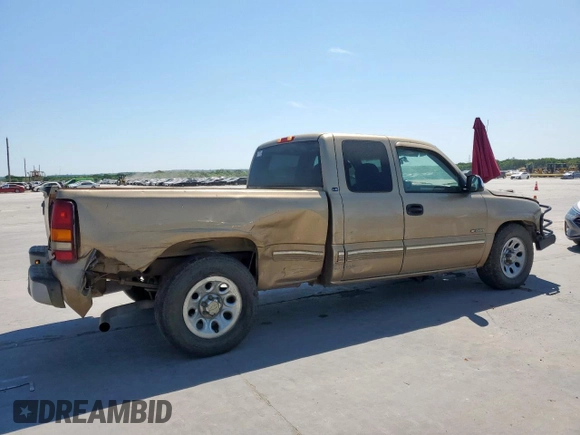 2000 Chevrolet Silverado 1500 LS with VIN 2GCEC19V5Y1239674, listed as a Copart auction lot 53077305 with 229,206 mi miles and Salvage Title. Bid and sale history available at carsss.com. Image 3.