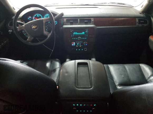 2012 Chevrolet Tahoe LT z VIN 1GNSKBE06CR157112, wystawiony jako Copart lot #55932895 z przebiegiem 185 934 mil mil oraz Szkoda całkowita • Salvage title. Historia ofert i sprzedaży dostępna na DreamBid. Obrazek 8.