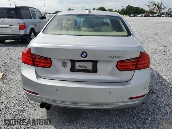 2015 BMW 3 Series 328i z VIN WBA3A5G59FNS84441, wystawiony jako Copart lot #63159925 z przebiegiem 89 735 mil mil oraz Czysty tytuł • Clean title. Historia ofert i sprzedaży dostępna na DreamBid. Obrazek 6.