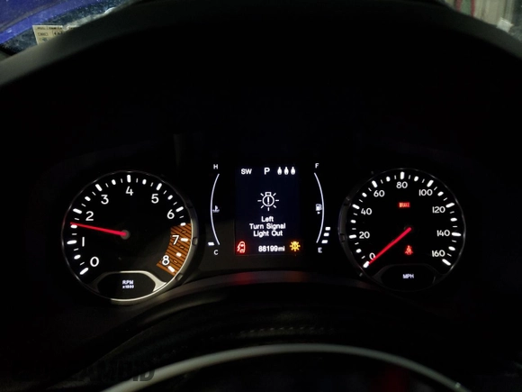 2019 Jeep Renegade Sport z VIN ZACNJBAB5KPK21165, wystawiony jako Copart lot #46058005 z przebiegiem 88 199 mil mil oraz Szkoda całkowita • Salvage title. Historia ofert i sprzedaży dostępna na DreamBid. Obrazek 9.